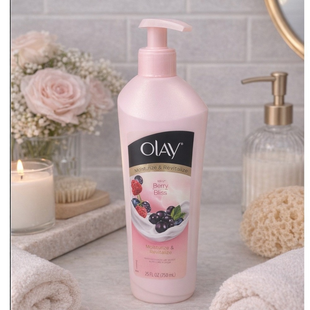 Olay 24-Hour Moisture Silky Berry Body Lotion with Almond Oil 11.8 fl oz Pump